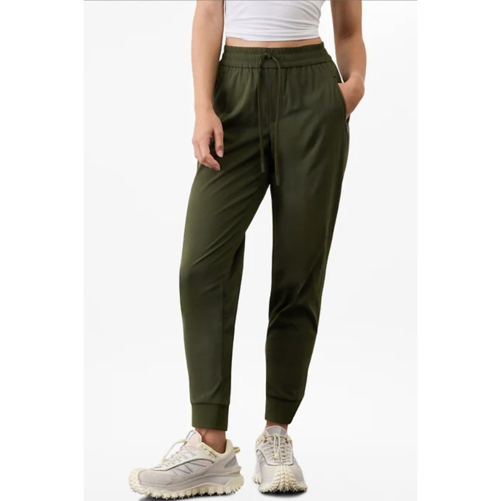 NWT Athleta Trekkie North Jogger Pants Women's Medium Tall Green